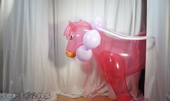 Saskia and Beauty inflate their favorite beachball