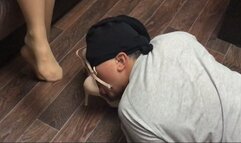 Worship Feet And Piss On Face