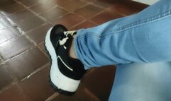 Shoes, stockings, feet and very pronounced arches (2)