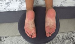 You can cum right on my bare feet c