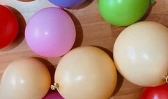 G?rl Socks Pop Balloons