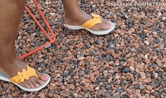 Ebony MILF Shiney Thighs Legs N Pretty Pink Toes