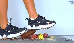 Candy Crush 1: Cum Under My Black Nike RZY 365 Summits - Bug Cam - 98BC