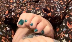 Toes Wigging in the Sheets While I Wake up