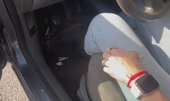 The girl has a car that doesn't start and insults her by touching her sexy jeans, the car is barely broken