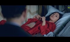 Monica Bellucci reveals boobs in Combien Tu Maimes