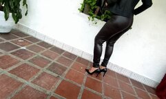 A sensual dance to test my stiletto heels (2)