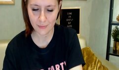 Brunette Babe Expertly Teases Out For Pleasure