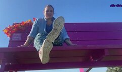 STARE AT THE GIANTESS' FEET