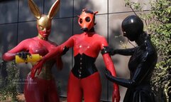 Dolls make themselves shiny