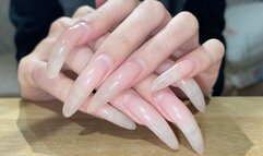 #92 - Scratching and tapping table with long nails