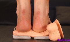 Martha Dildo Crush - 4K MP4