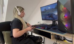 Gaming while farting episode 3'