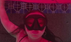 Raven Lynette Trapped Underwater 4K