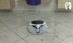 NIce radio under Chucks