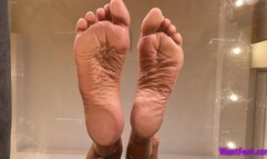 Skylar Soles on Glass - Wrinkled Feet - HD MP4