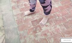 Mila1_Fox Bare feet playing in sand