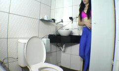 Monstrous farts in the bathroom - By Penélope Pink - Full Video