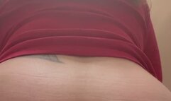 Plump booty toilet plops