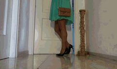 Slender legs in pantyhose AVI (1920x1080) FHD