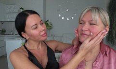 licks to the cheeks Ab