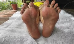 Alicia's wrinkled soles and pronounced arches very close together (2)