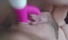 Riding dildo rebotando tetas