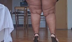 Gorda e sua micro saia