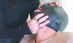 spitting con schiavo