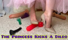 WITH GIANT GOLDEN HIGH HEELS, I CRUSH SMALL HUMILIATED PENISES 1080