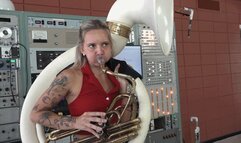 MJ Tries Out the Sousaphone (MP4 - 1080p)