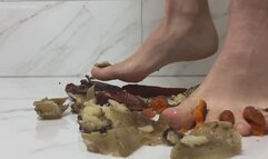 Misty Noir Barefoot Food Crushing Soup Veggies