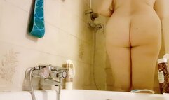 Farts and large pee in the shower while shaving 1080HD