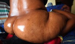 Tameka's slides Mali's face in and out of her meaty ass