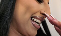 MEXICANA GIGGLES | Valerie