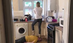 Telephone Chelsea Head Trampling In Boots (4K)