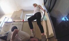 Chelsea Head Trampling In Boots FLOOR CAM (4K)