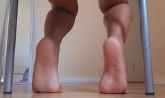 Lenora fast FEET SHAKING - Barefeet - Soles