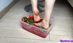 Curly Watermelon Crush - Crushing - HD MP4