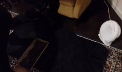 Il viso dello schiavi deve stare in mezzo al fango The slave's face must be in the mud