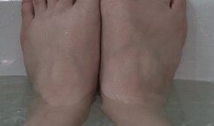Barefeet in the tub