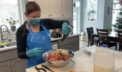 GLOVELY HOUSEWIFE COOKS WHILE MASKED