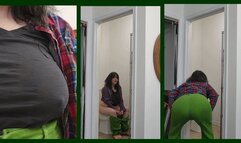 Down For Making Music On The Toilet w Accompaniment Pee Farts