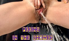 STEPMOTHER PISSES WITH A POWERFUL STREAM IN THE SHOWER ON HER TOES 1080 ENG SUB