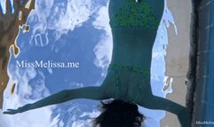 Underwater Bikini Creeping -720p