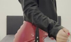 Latex Kitty plays with Pussy, sucks her Dildo and ride it till she comes