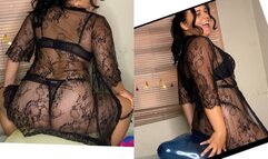 Cute kitty makes sit to pop for you