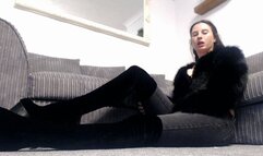 Domestic bitch (MOV)