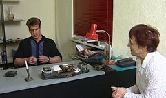 THIS MATURE WOMAN SHOWS HER SLUTTY SKILLS TO A RECRUITER