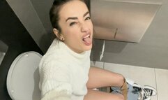 Ugly behavior in a public toilet wmv